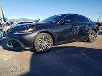 Lexus ES at auction