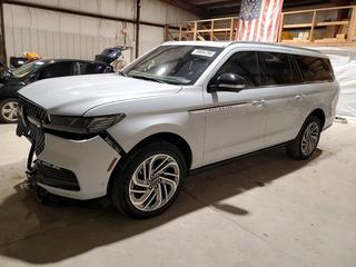 Lincoln Navigator at auction