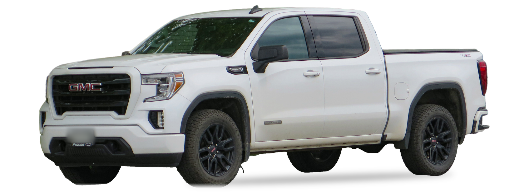 GMC Sierra blanco (quinta generación), pickup doble cabina, vista frontal de tres cuartos, con las ubicaciones del VIN marcadas