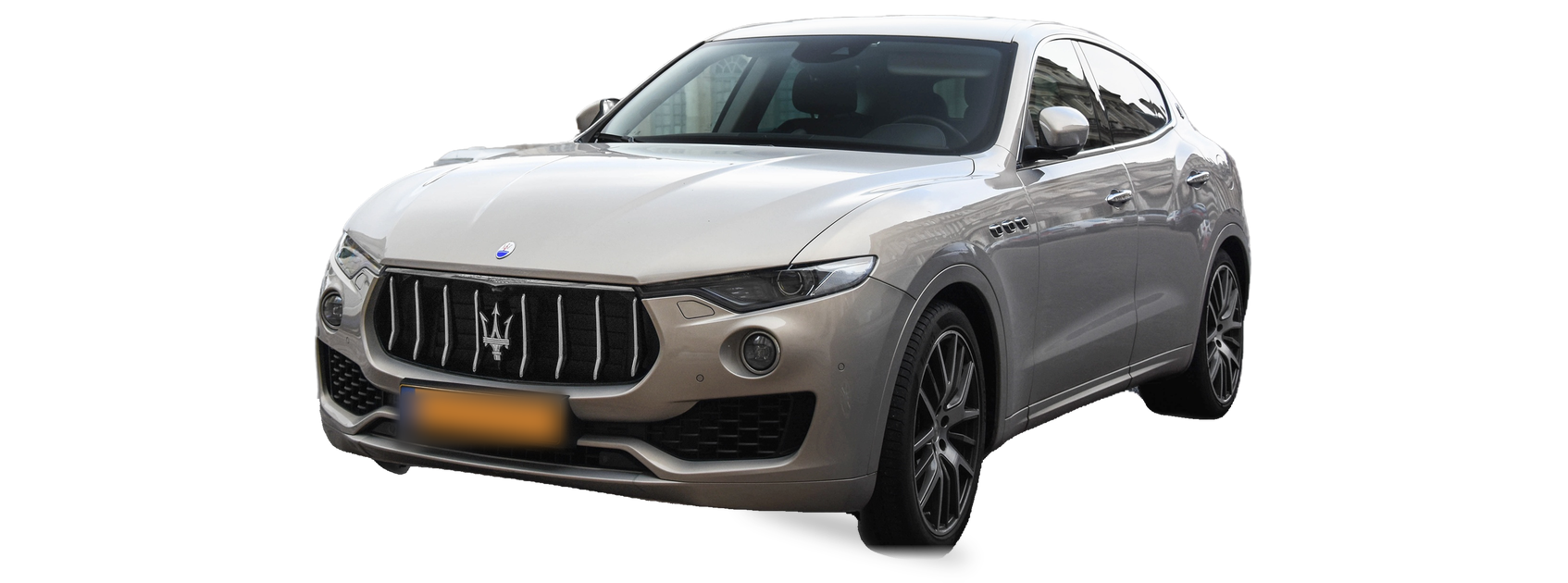 Maserati Levante plateado (primera generación), SUV, vista frontal de tres cuartos, con las ubicaciones del VIN marcadas