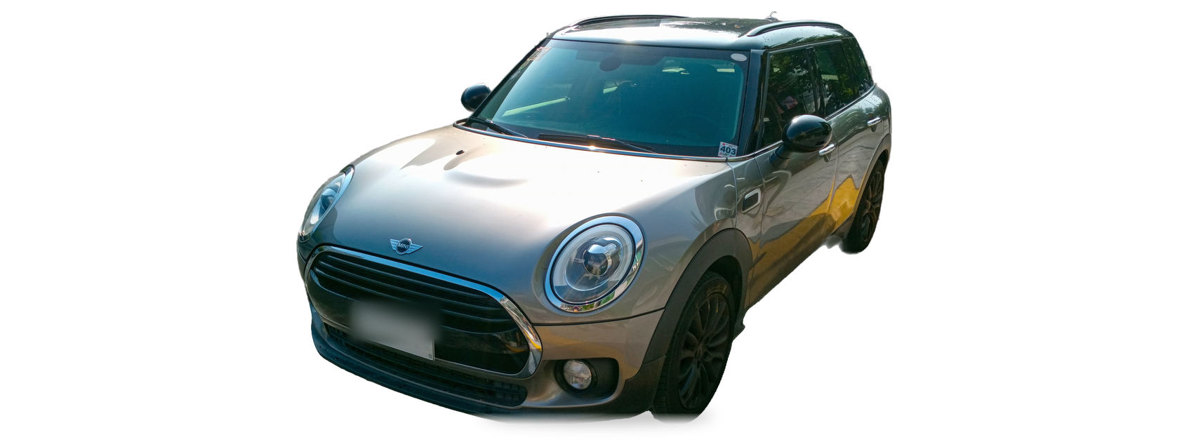 MINI Clubman gris (segunda generación), familiar, vista frontal de tres cuartos, con las ubicaciones del VIN marcadas