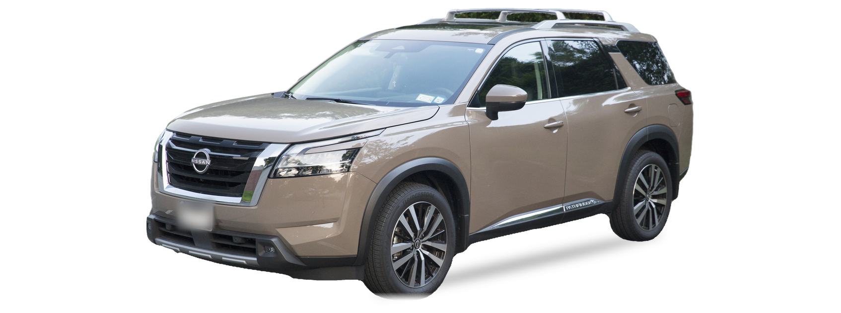 Nissan Pathfinder beige (quinta generación), SUV, vista frontal de tres cuartos, con las ubicaciones del VIN marcadas