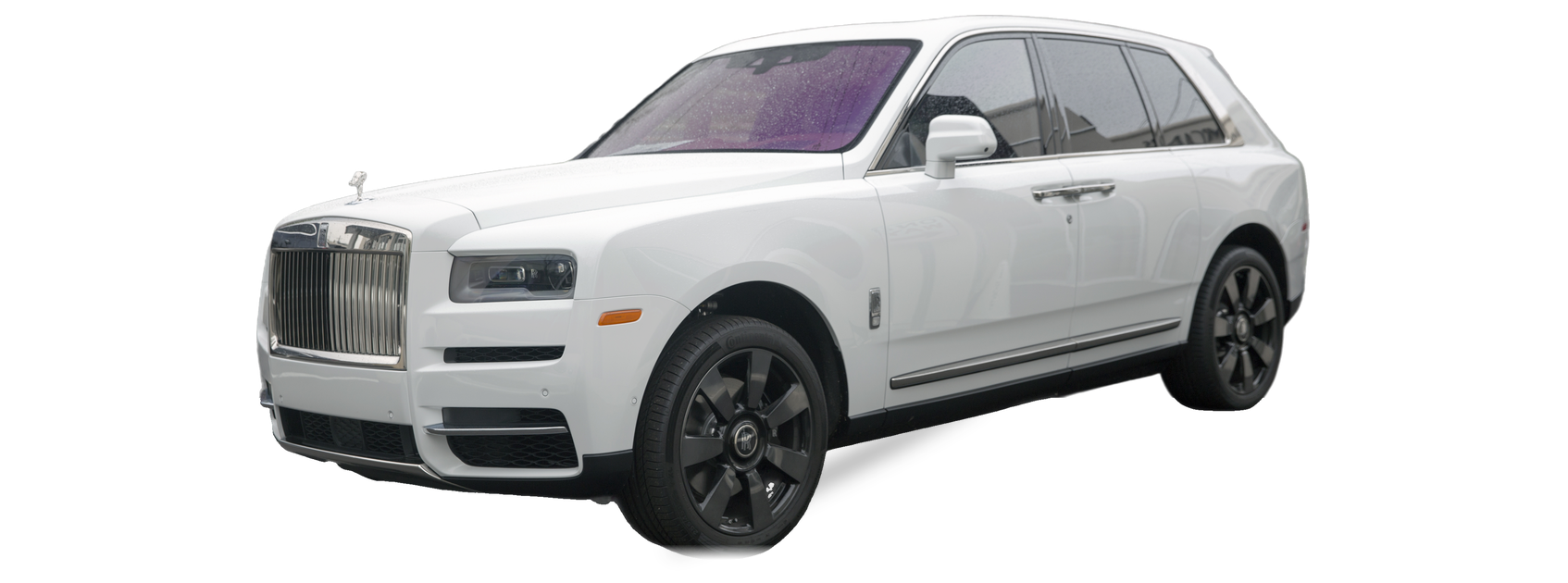 Rolls-Royce Cullinan blanco (primera generación), SUV, vista frontal de tres cuartos, con las ubicaciones del VIN marcadas